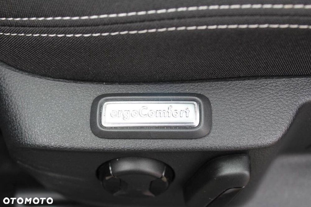 Volkswagen Passat Variant 2.0 TDI EVO Business DSG - 23
