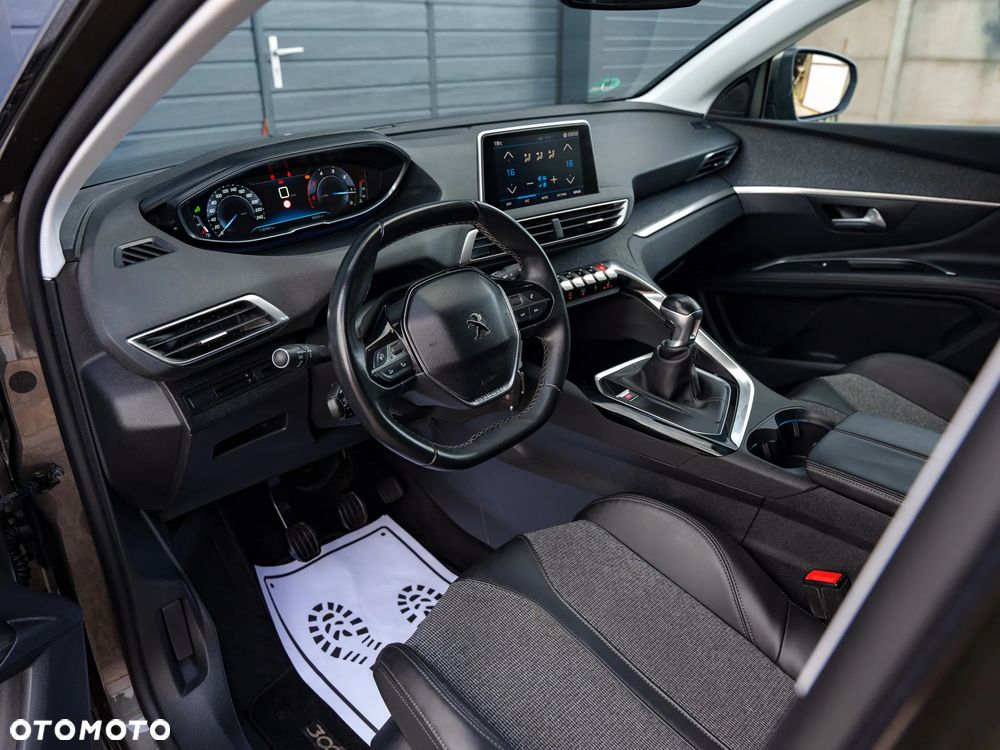 Peugeot 3008 1.5 BlueHDi Allure S&S - 16