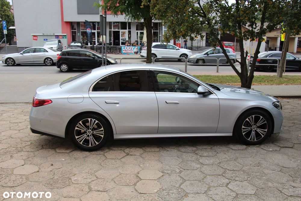 Mercedes-Benz Klasa E 220 d mHEV 4-Matic Avantgarde 9G-Tronic - 8