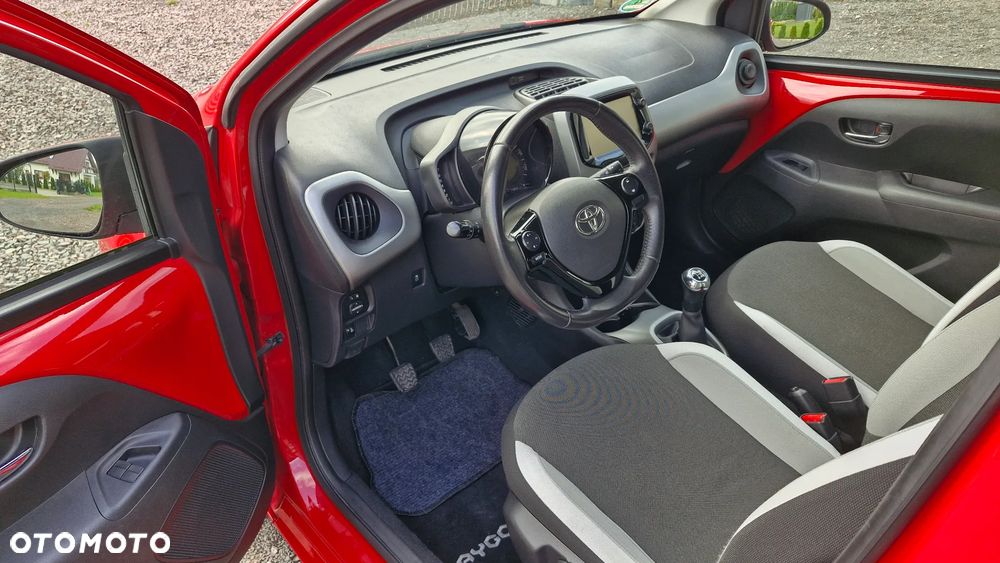 Toyota Aygo x-play - 5