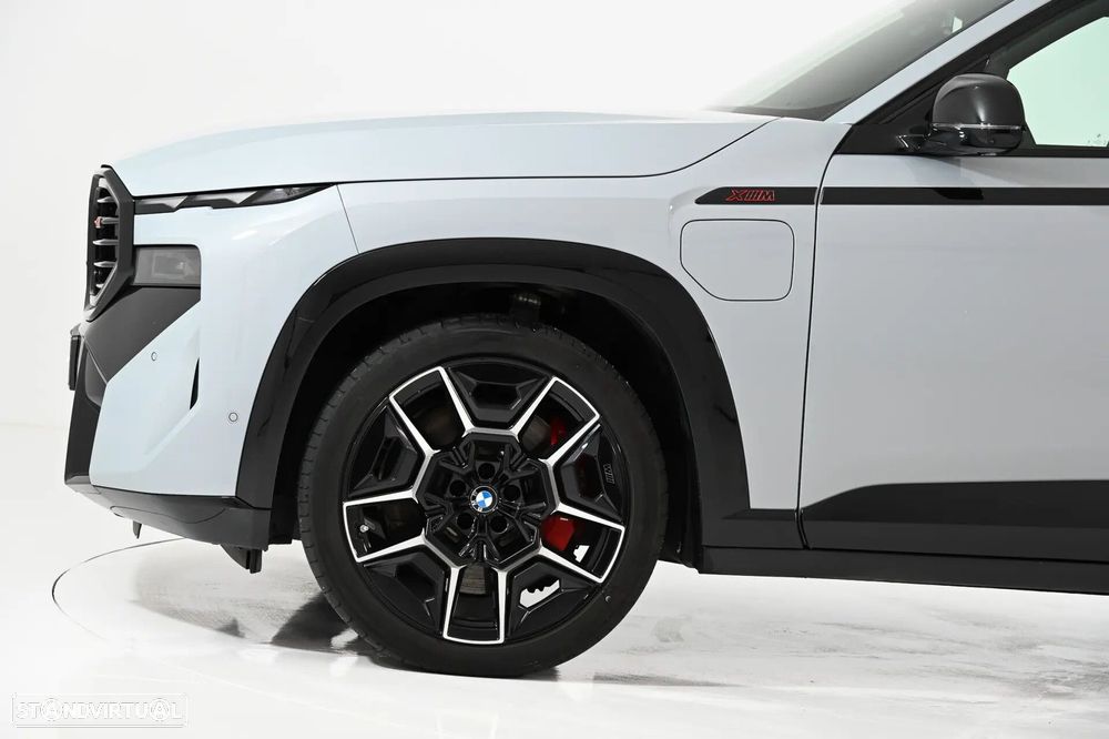 BMW XM Label Red - 13