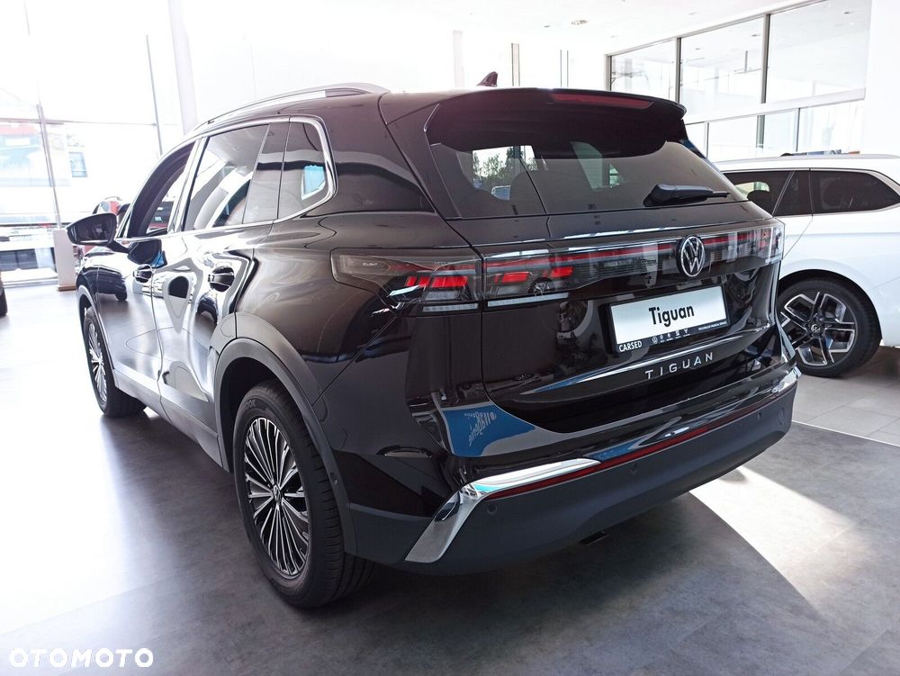 Volkswagen Tiguan - 11