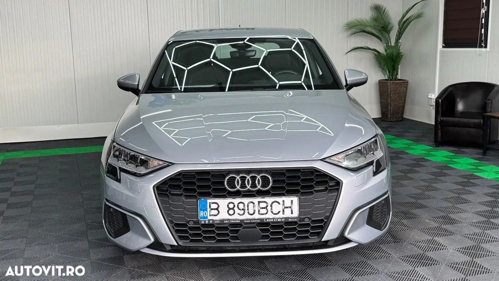 Audi A3 Sportback 1.6 30 TDI Basic - 2