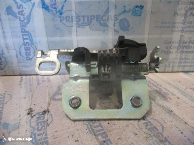 Fecho A2049200372 MERCEDES W204 CLASSE C 2008 220CDI 170CV 4P CINZA MALA 3 PINOS - 2