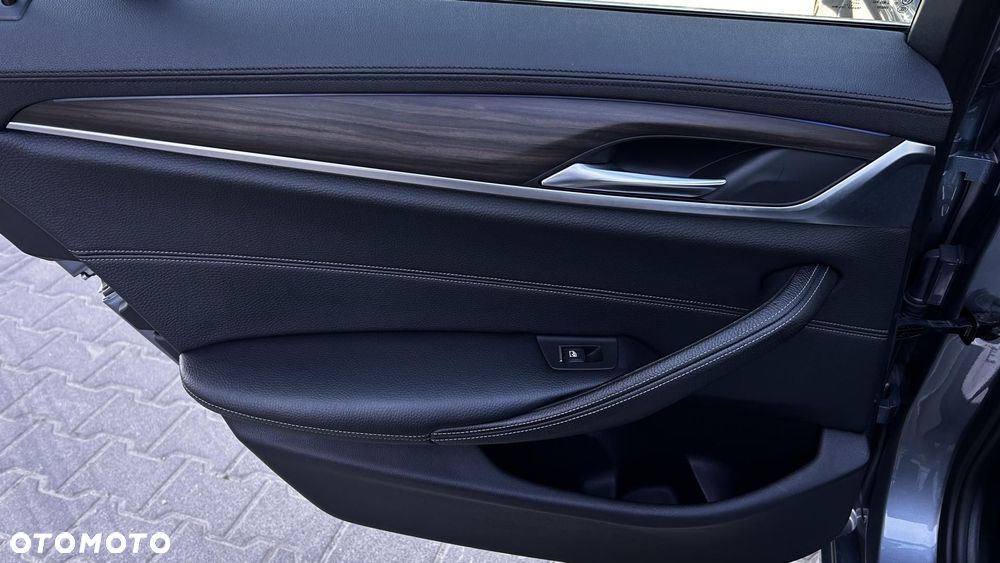 BMW Seria 5 - 25