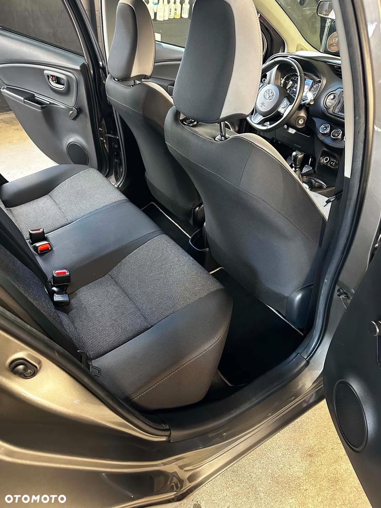 Toyota Yaris - 15