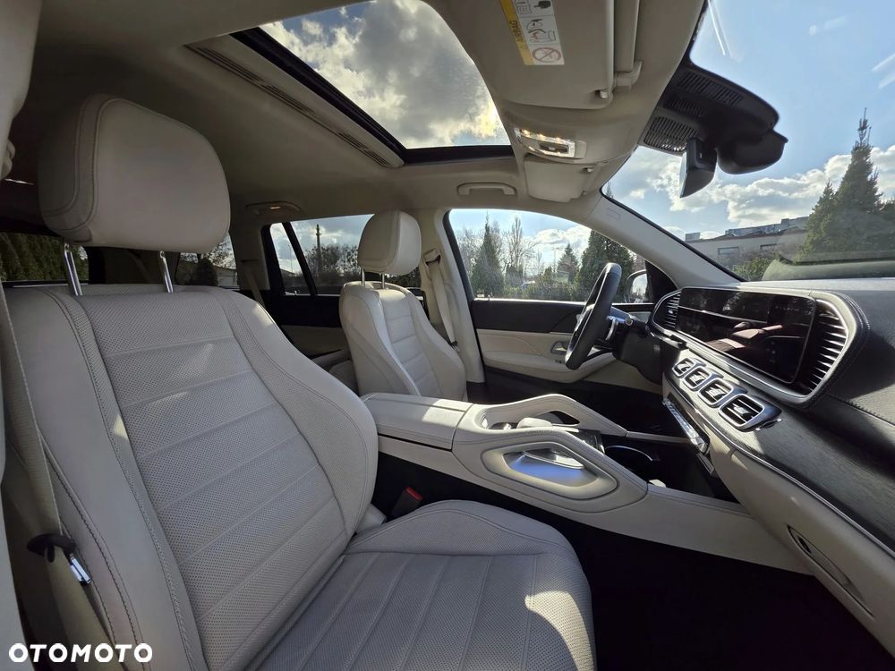 Mercedes-Benz GLS - 11
