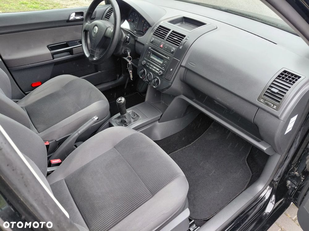 Volkswagen Polo 1.4 Comfortline - 27