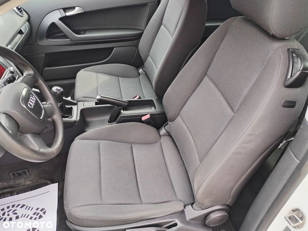 Audi A3 3-drzwiowe 1.6 Ambiente - 20