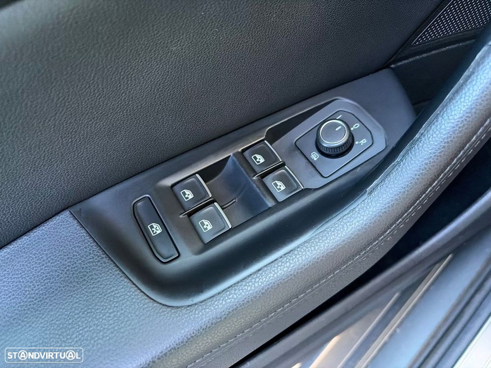 VW Passat Variant 2.0 TDI Highline DSG - 12