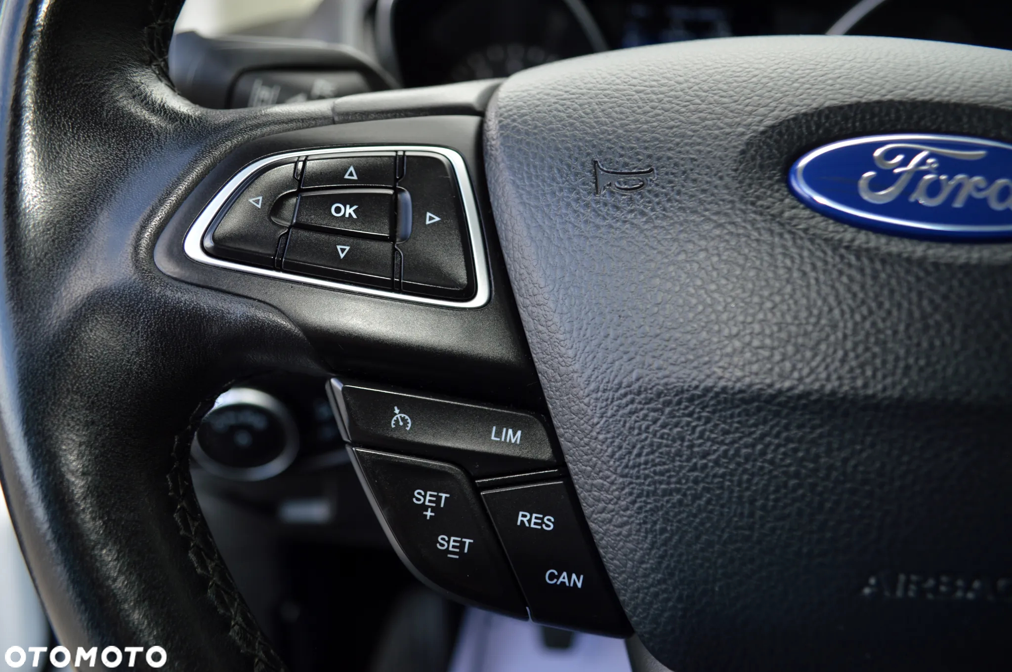 Ford Focus 1.5 EcoBoost ST-Line - 28