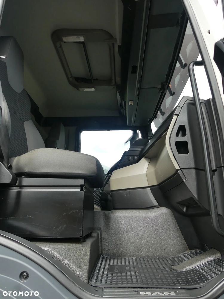 MAN TGS 41.470 / 8x8 / WYWROTKA KH KIPPER / MANUAL / NISKI PRZEBIEG / - 24