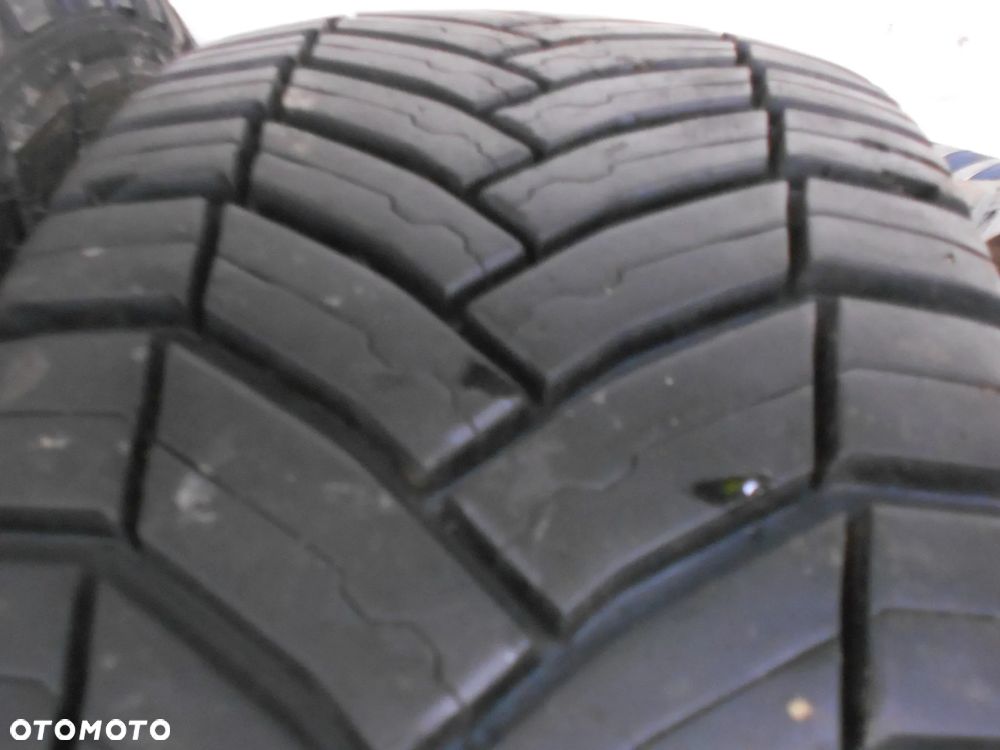 OPONY 215/65R16C MICHELIN AGILIS CROSSCLIMATE DOT 0224 / 1821  9MM - 4