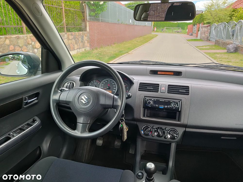 Suzuki Swift 1.3 Comfort dance - 17