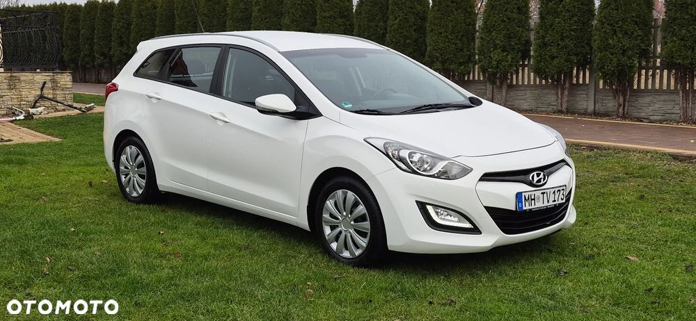 Hyundai i30 i30cw 1.6 CRDi blue Classic - 3