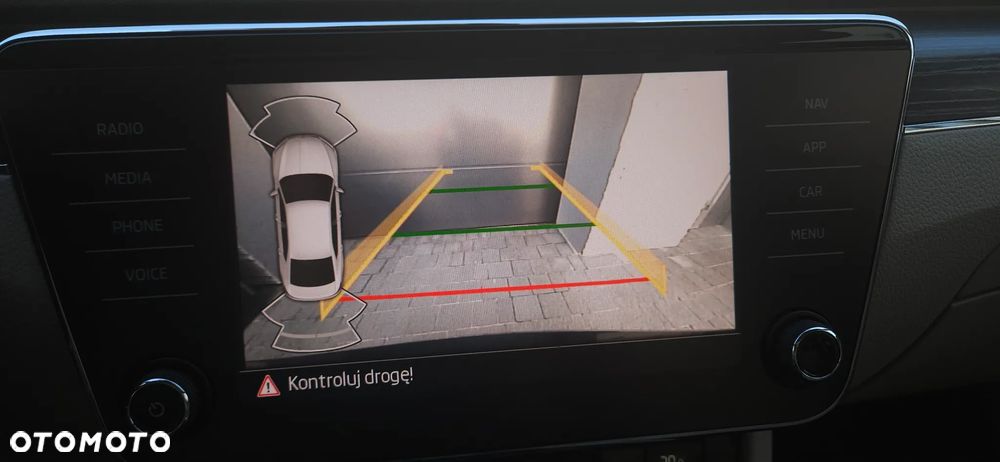 Skoda Superb 2.0 TDI SCR Style DSG - 37