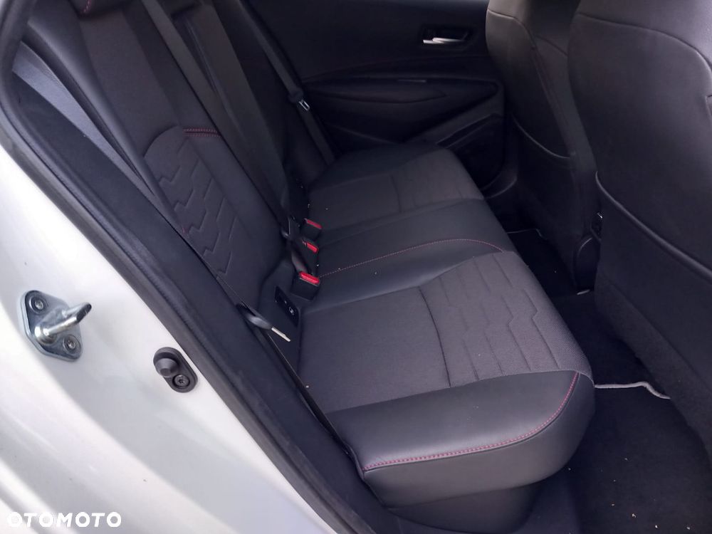 Toyota Corolla 2.0 Hybrid Executive - 12