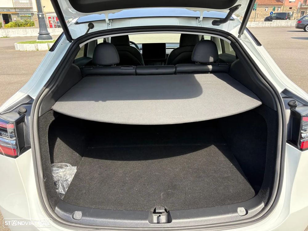 Tesla Model Y RWD - 14