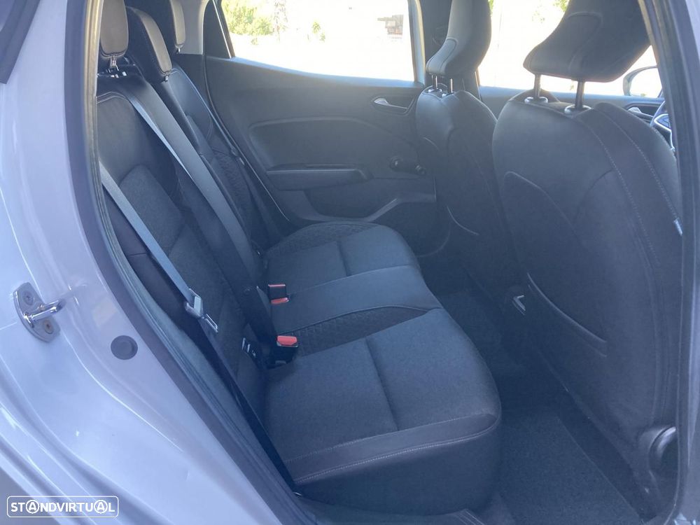Renault Clio TCe 100 BUSINESS EDITION - 24