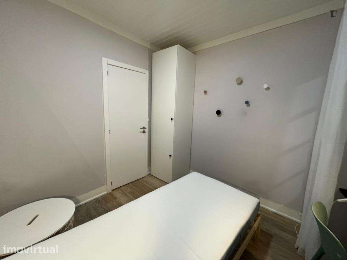 Quarto - localizado em Santarem - Grande imagem: 5/10