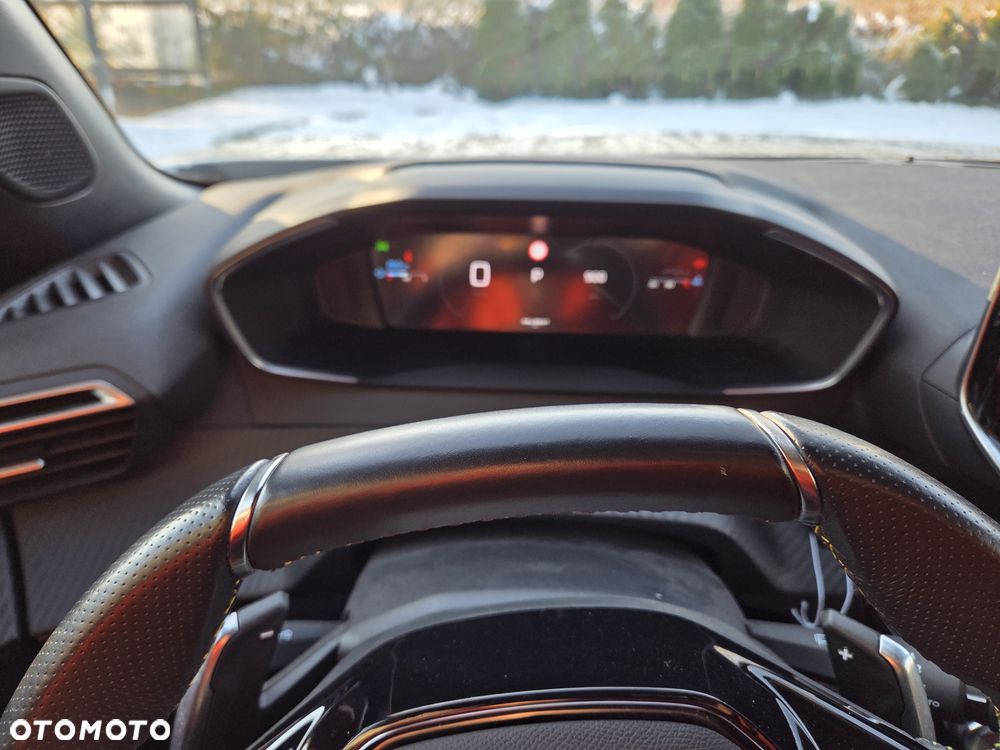 Peugeot 2008 1.2 Pure Tech GPF Allure S&S EAT6 - 32