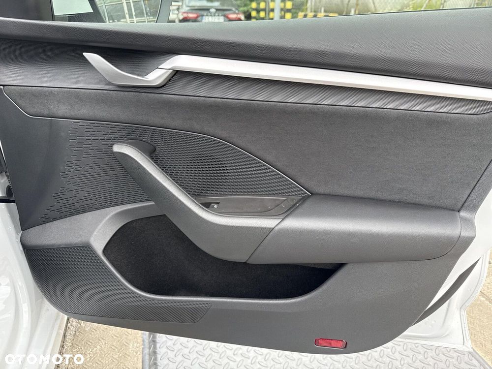 Skoda Octavia 1.5 TSI mHEV Selection DSG - 19