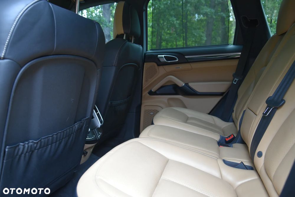 Porsche Cayenne S - 35