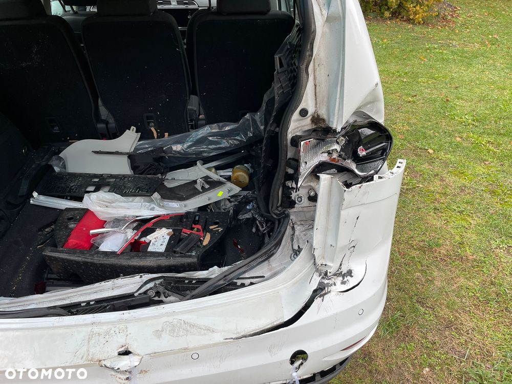Volkswagen Touran 2.0 TDI SCR UNITED - 22