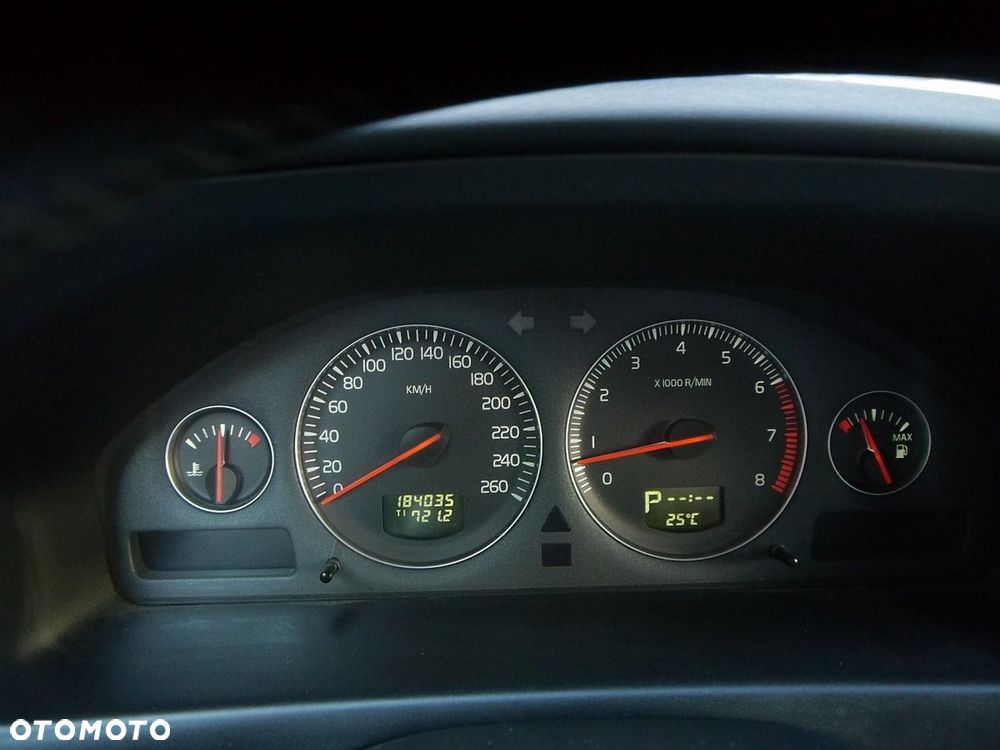Volvo V70 2.5T AWD Momentum - 20