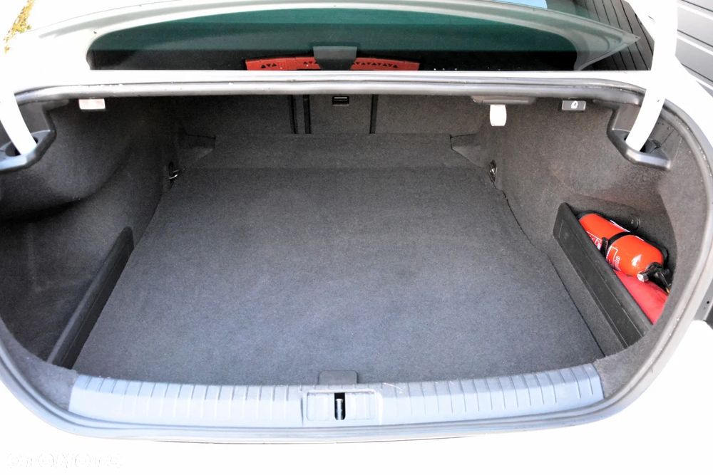 Volkswagen Passat 2.0 TSI Elegance DSG - 40