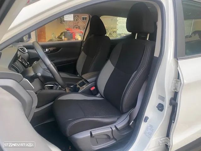 Nissan Qashqai 1.3 DIG-T N-Connecta J18 - 26