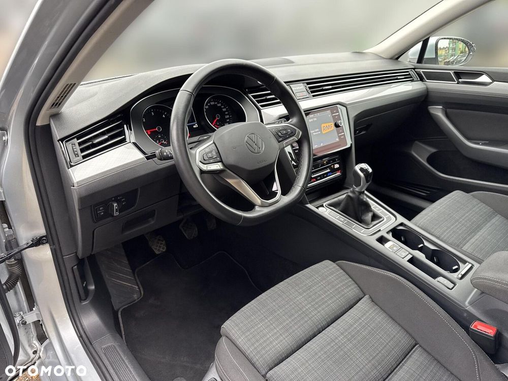 Volkswagen Passat 2.0 TDI EVO Business - 9
