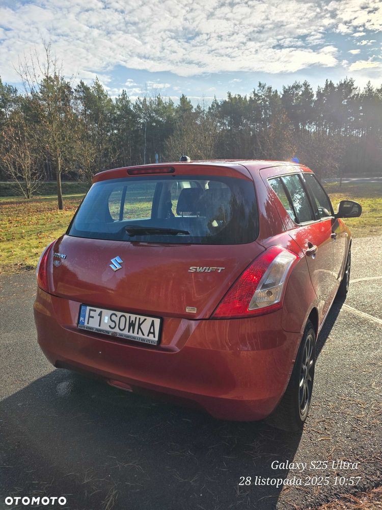 Suzuki Swift - 4