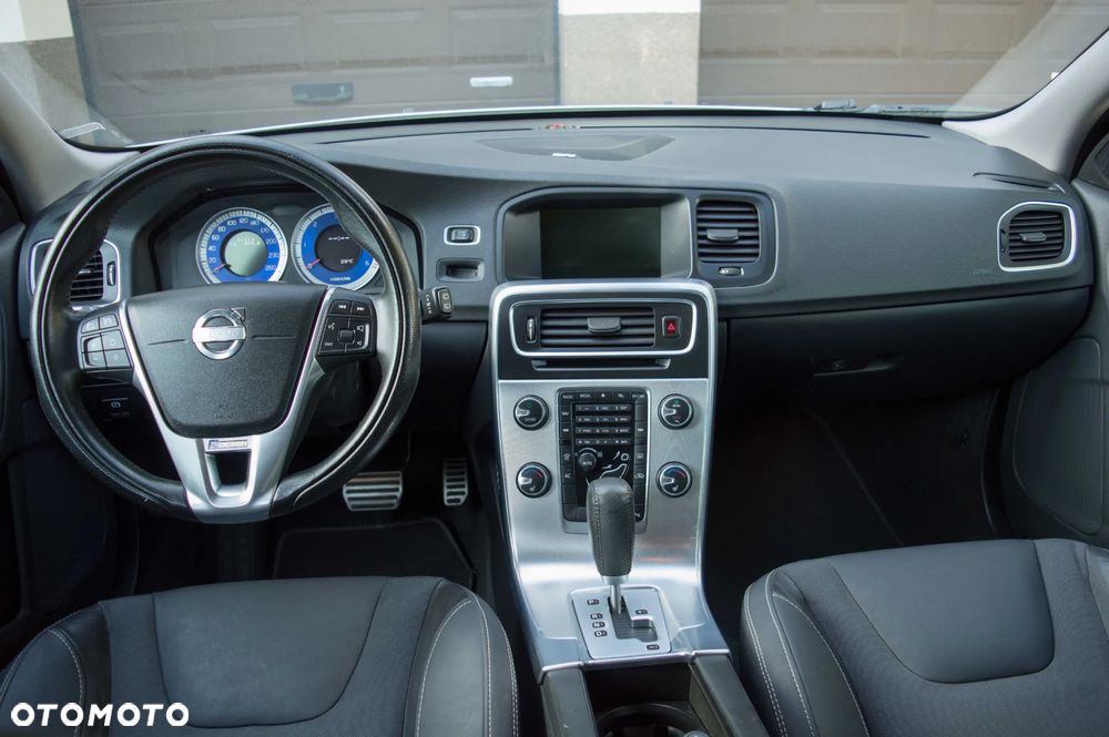 Volvo V60 D4 Geartronic RDesign - 21