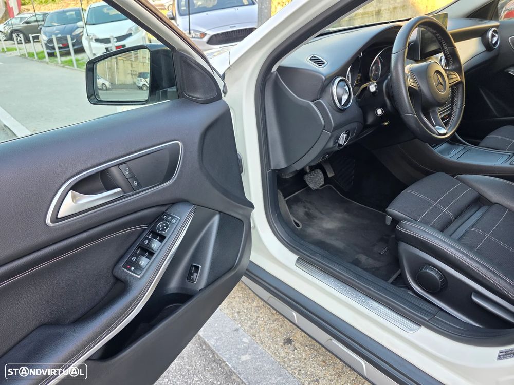 Mercedes-Benz GLA 180 d 7G-DCT Activity Edition - 20