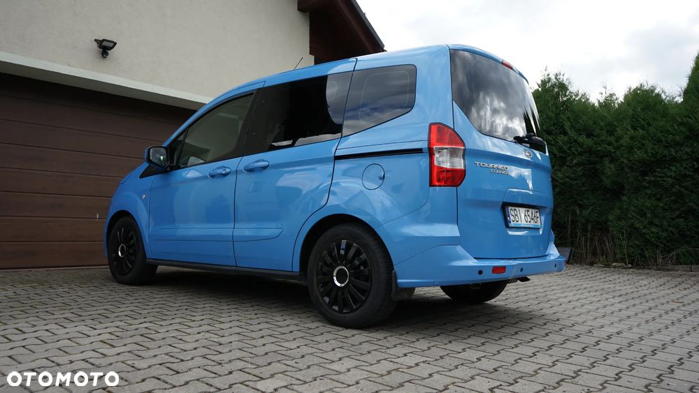 Ford Tourneo Courier - 26