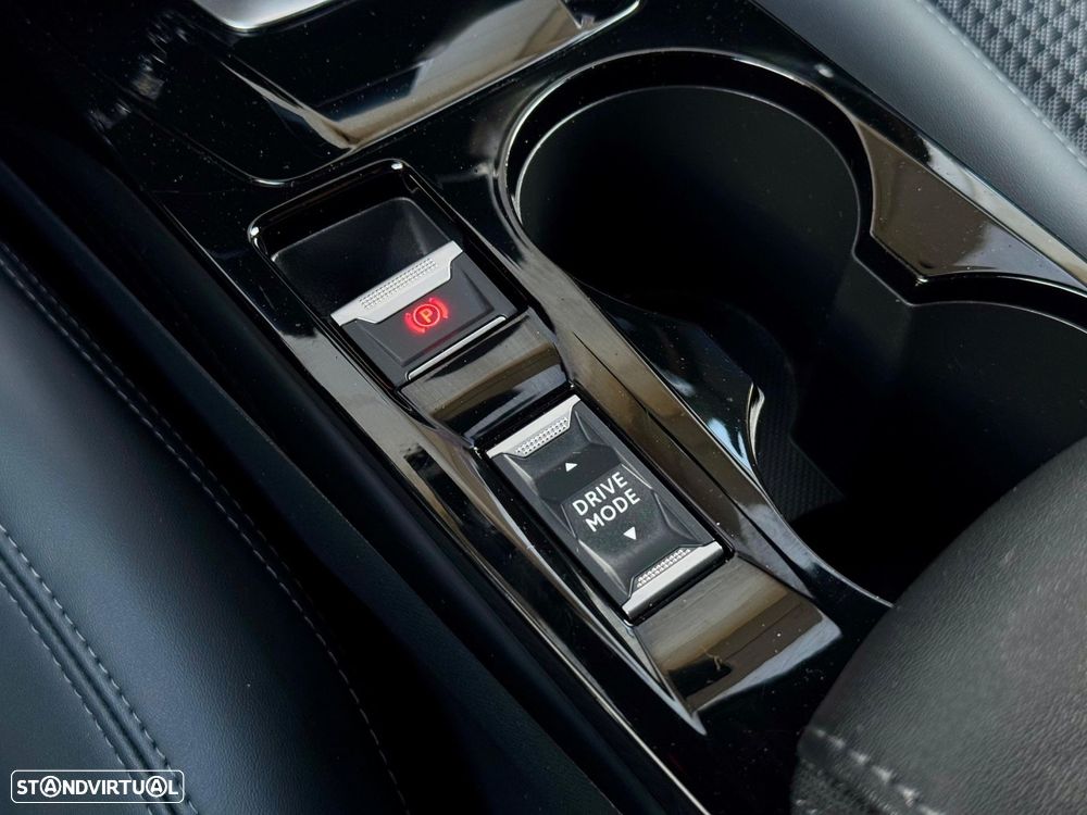 Peugeot 2008 1.2 PureTech GT Line EAT8 - 39