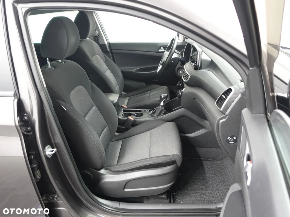Hyundai Tucson 1.6 GDI BlueDrive Comfort 2WD - 24
