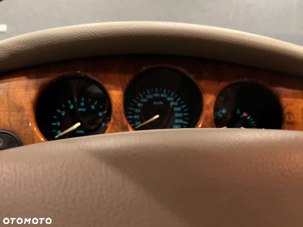 Jaguar XJ 3.2 Executive - 26