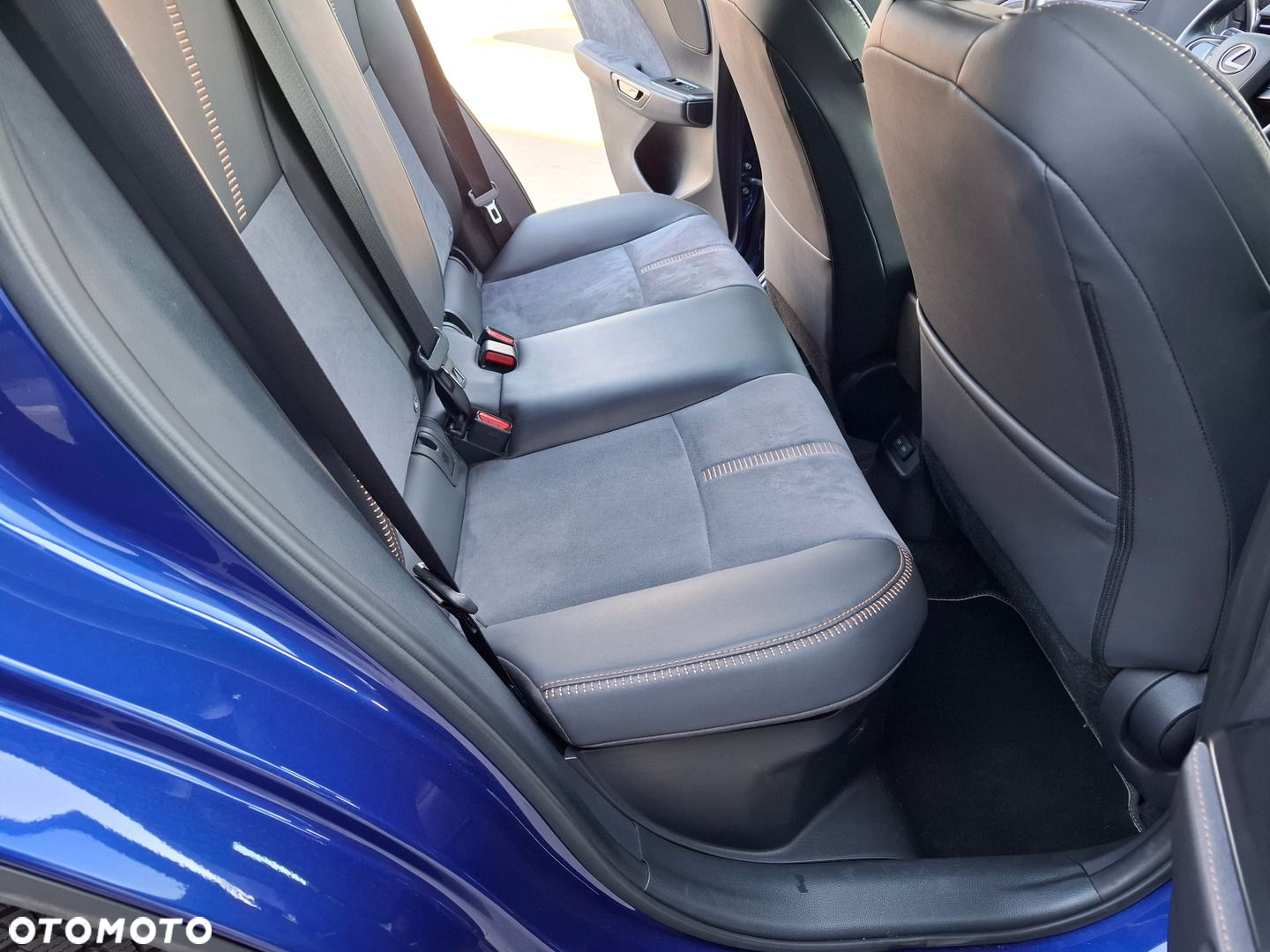 Lexus LBX 1.5 Hybrid Cool - 26