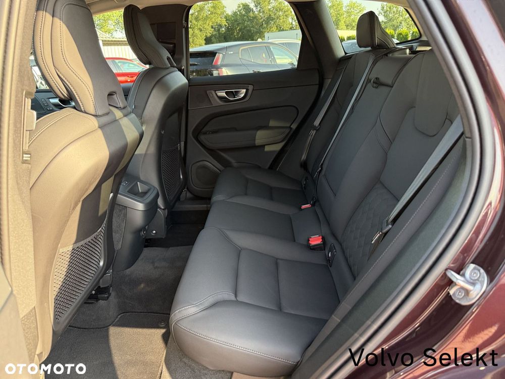 Volvo XC 60 B5 B AWD Plus Dark - 19