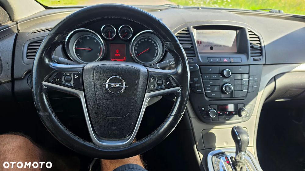 Opel Insignia 2.0 CDTI - 10