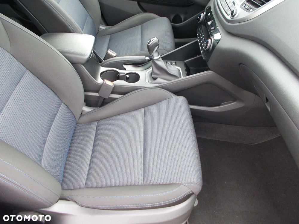 Hyundai Tucson 1.7 CRDI BlueDrive GO 2WD - 12