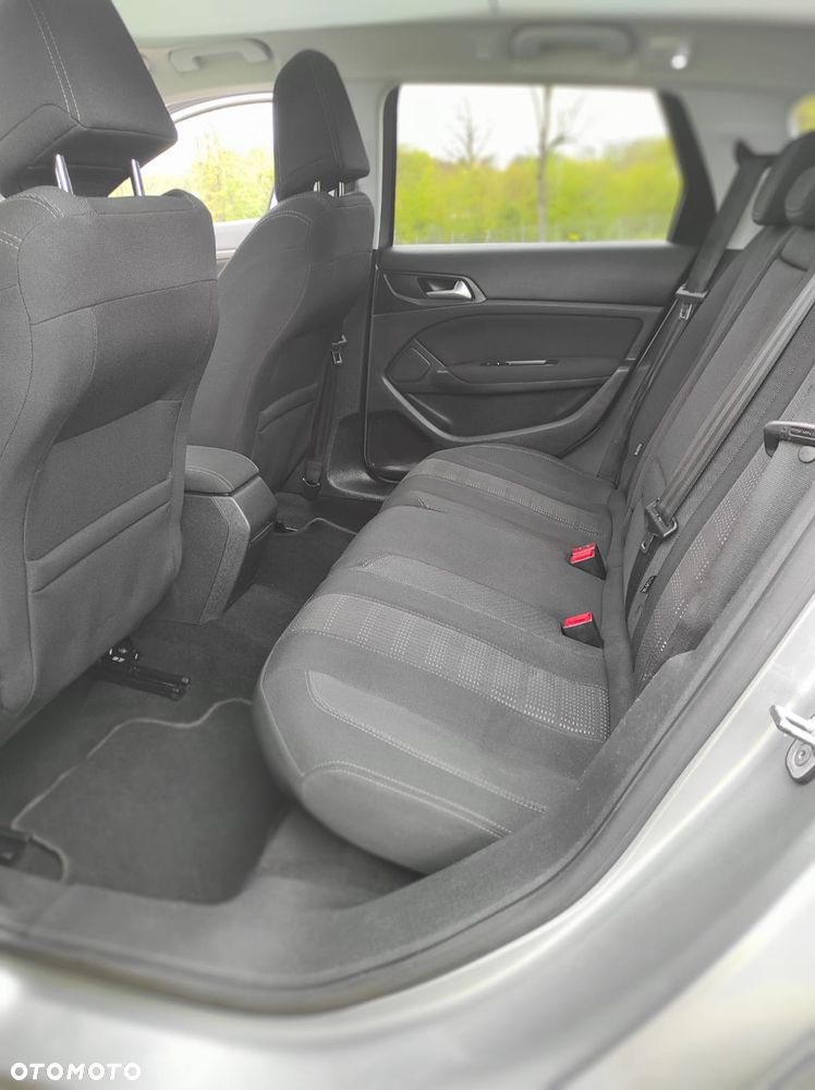 Peugeot 308 ver-bluehdi-150-stop-start-allure - 13