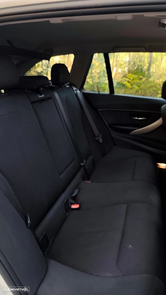 BMW 318 d Touring Auto Line Sport - 26