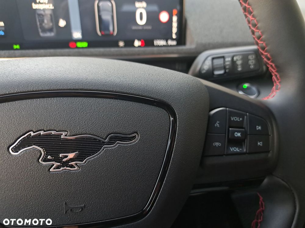 Ford Mustang Mach-E 75kWh AWD Premium - 25