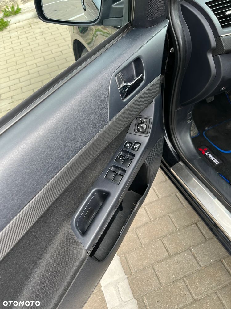 Mitsubishi Lancer 1.6 Intense - 29