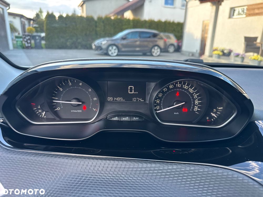 Peugeot 208 PureTech 82 Stop & Start Signature - 25