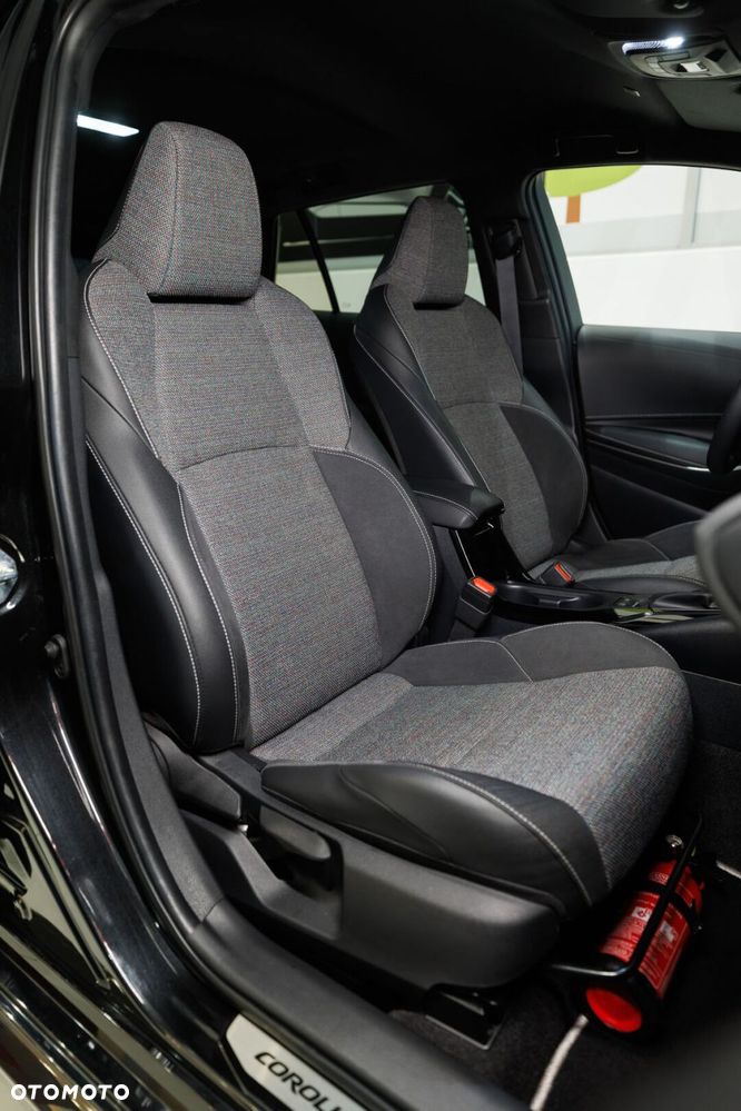 Toyota Corolla 1.8 Hybrid Style - 19