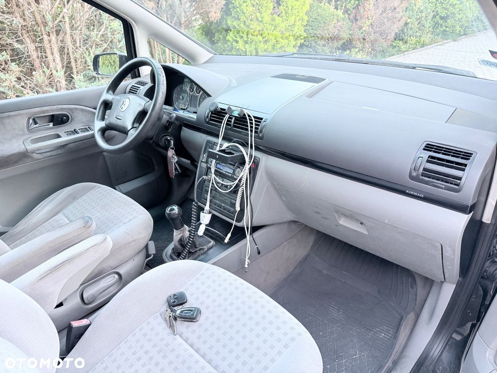 Volkswagen Sharan 1.9 TDI Highline - 10